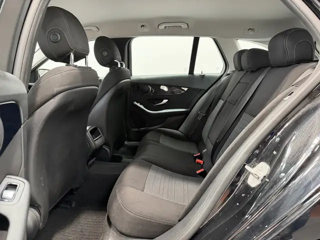 Mercedes-Benz C view 9