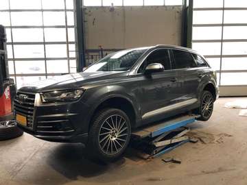 SQ7 4.0 TDi V8 SQ7 Tiptronic