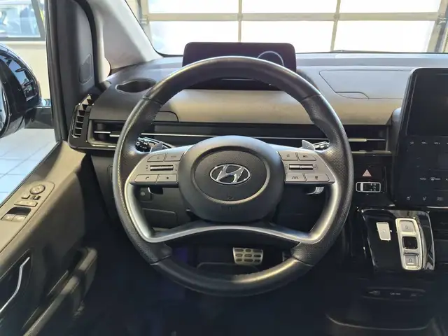 Hyundai Staria view 10