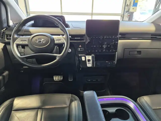 Hyundai Staria view 9