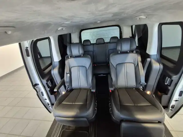 Hyundai Staria view 14