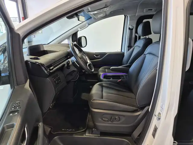Hyundai Staria view 8