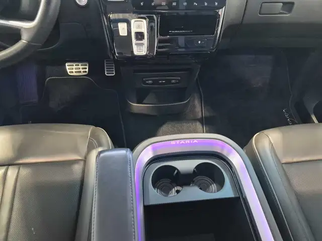 Hyundai Staria view 12