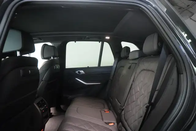 BMW X5 xDrive40i Ansicht 9