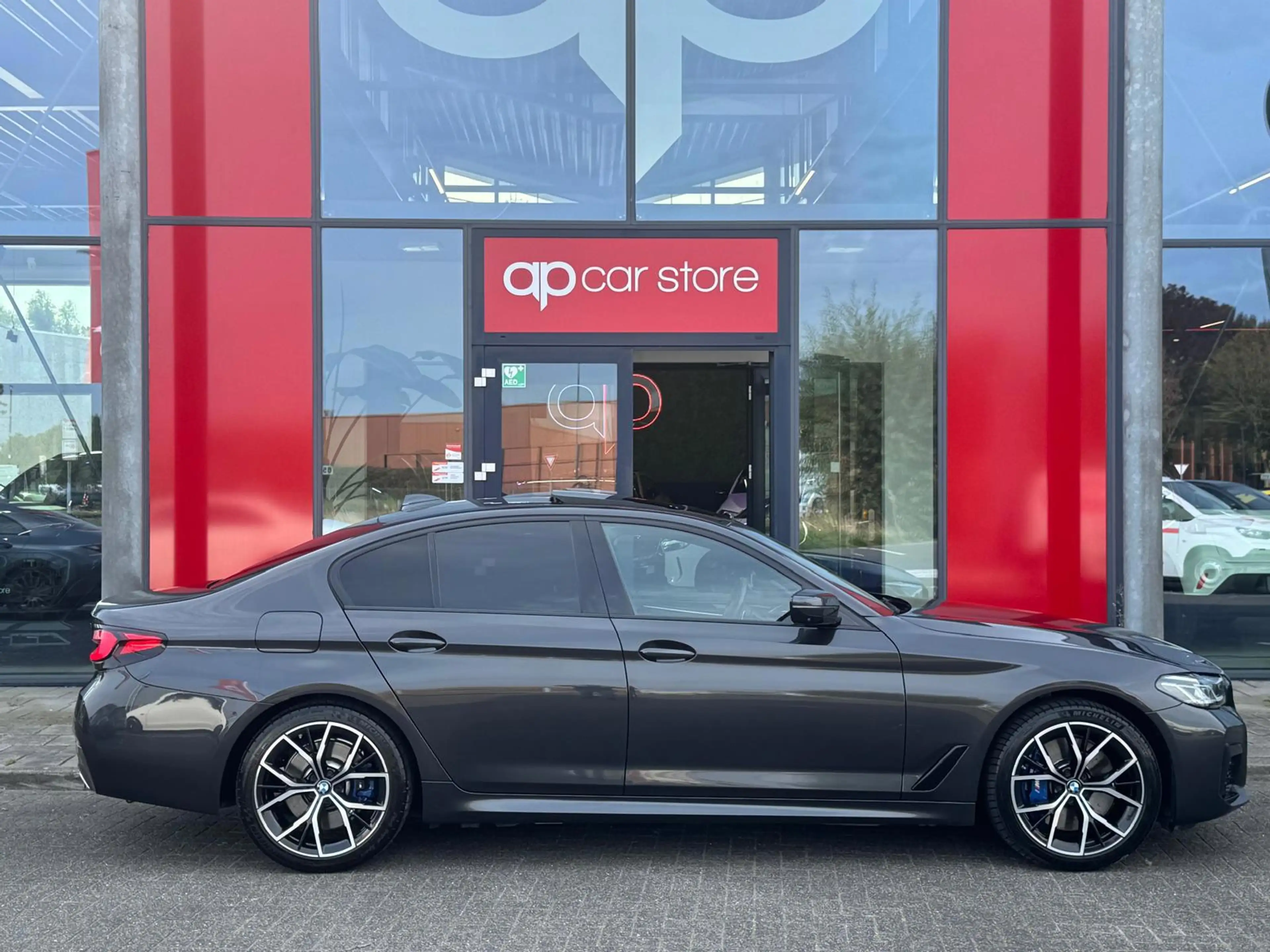 BMW 545 5-serie 545e M-Sport Executive Uniek Vol | Laser L — photo 4