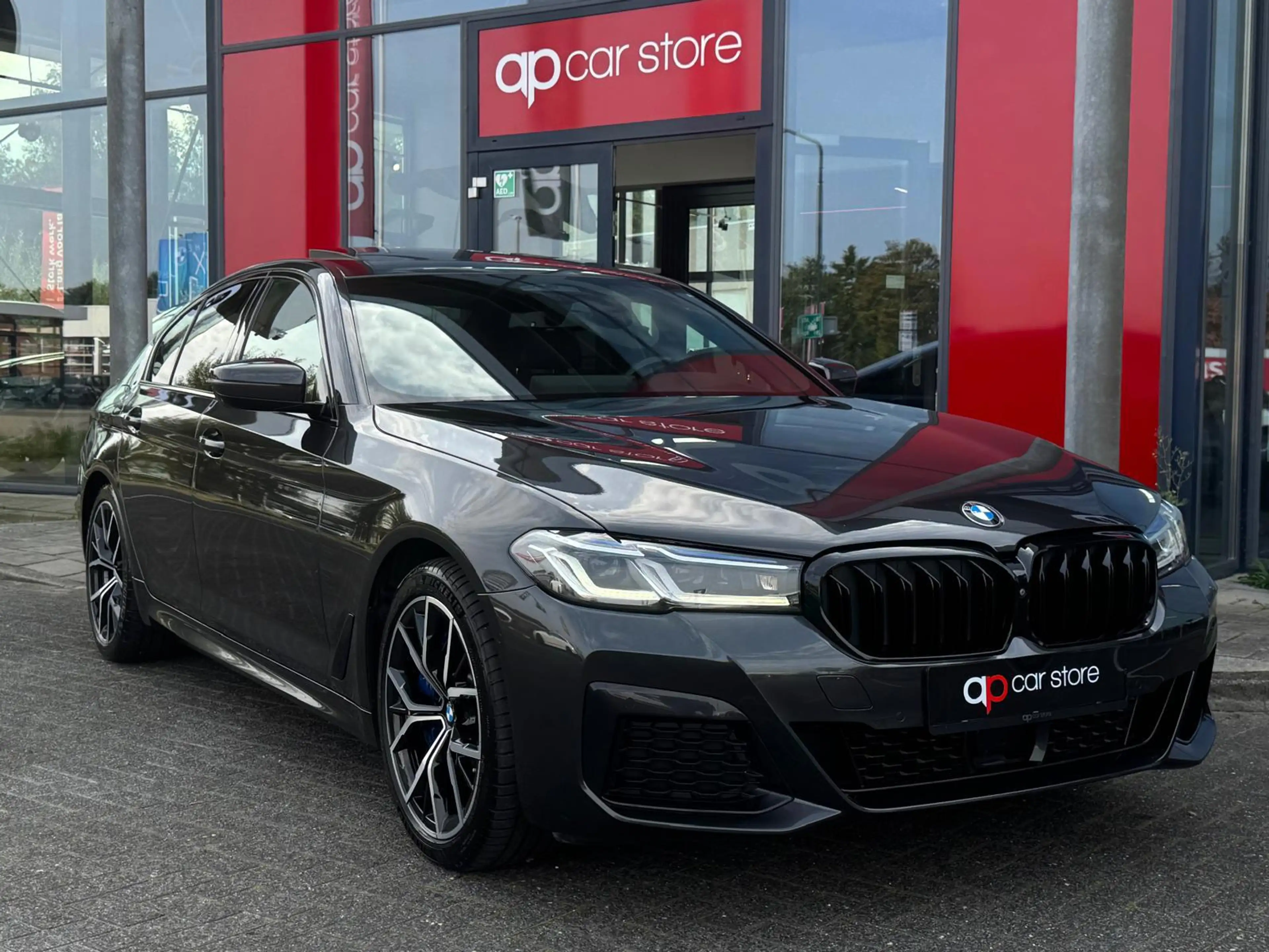BMW 545 5-serie 545e M-Sport Executive Uniek Vol | Laser L — photo 3