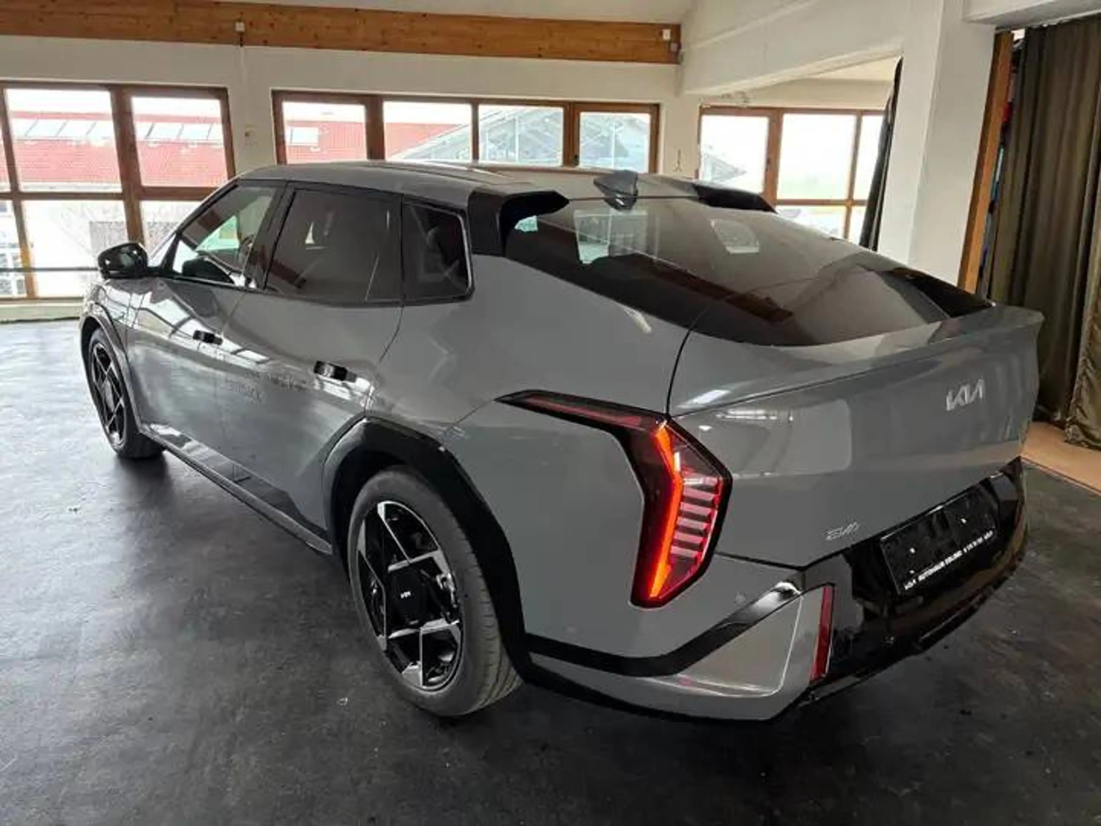Kia EV4 GT-Line Fastback (4-türer) — photo 3
