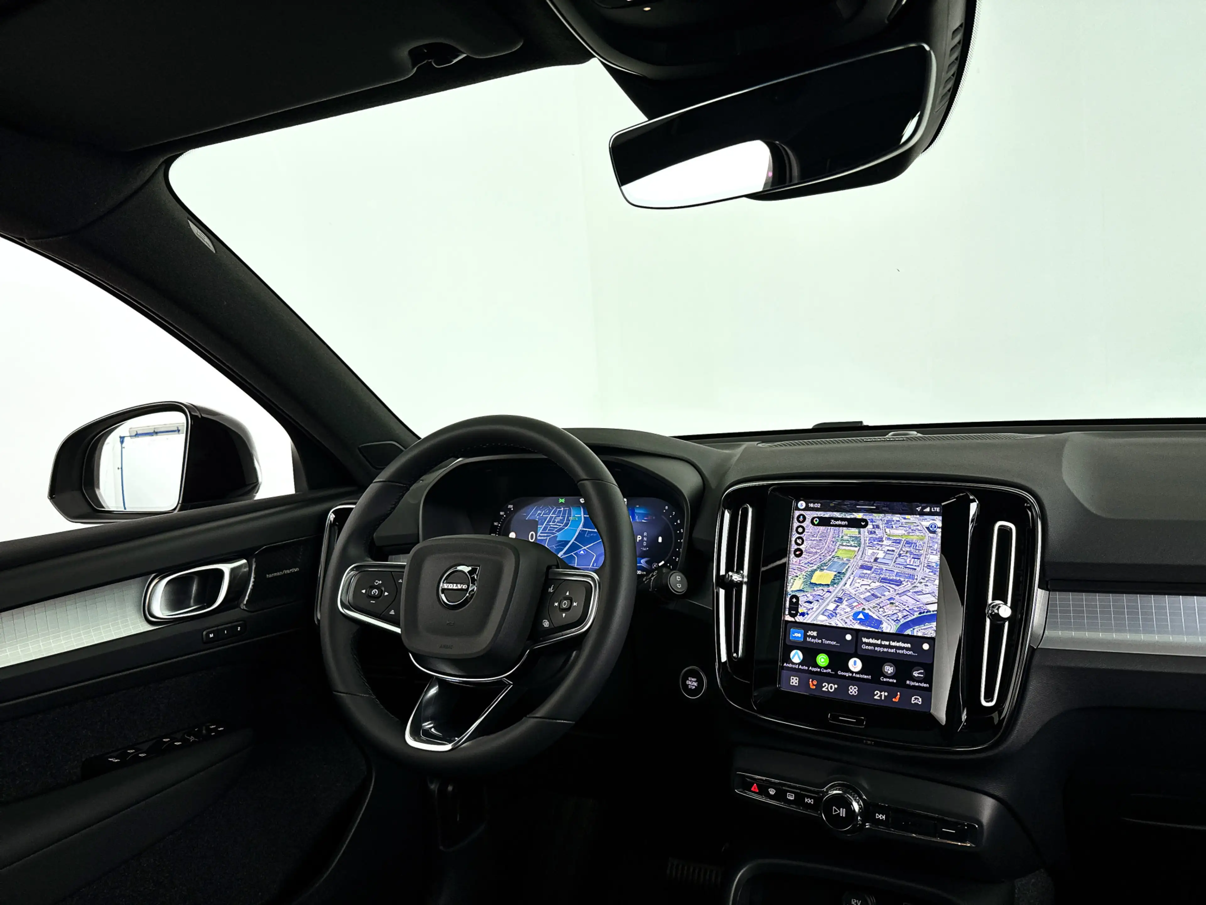 Volvo XC40 B4 Plus Dark | Panoramadak | 360° camera | Harman — photo 3
