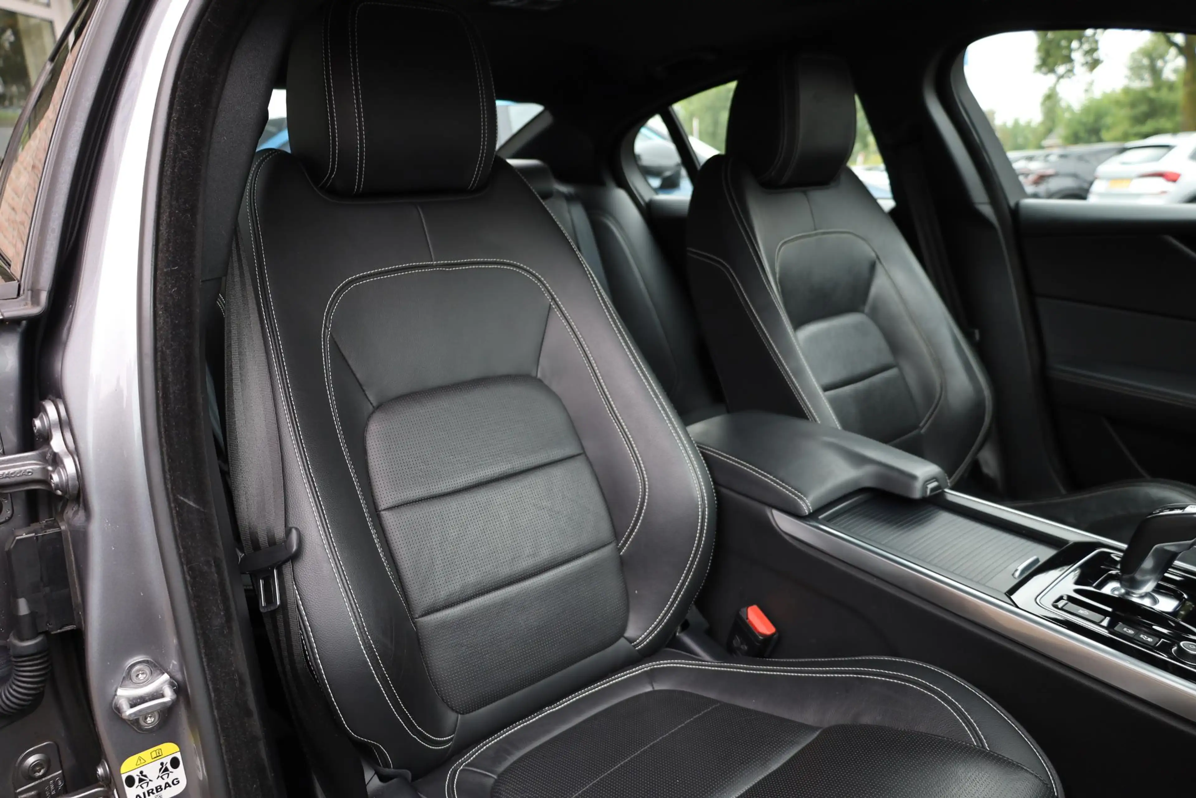 Jaguar XE 2.0 P250 HSE R-Dynamic STOELVERW. MEMORY CAMERA CA — photo 11
