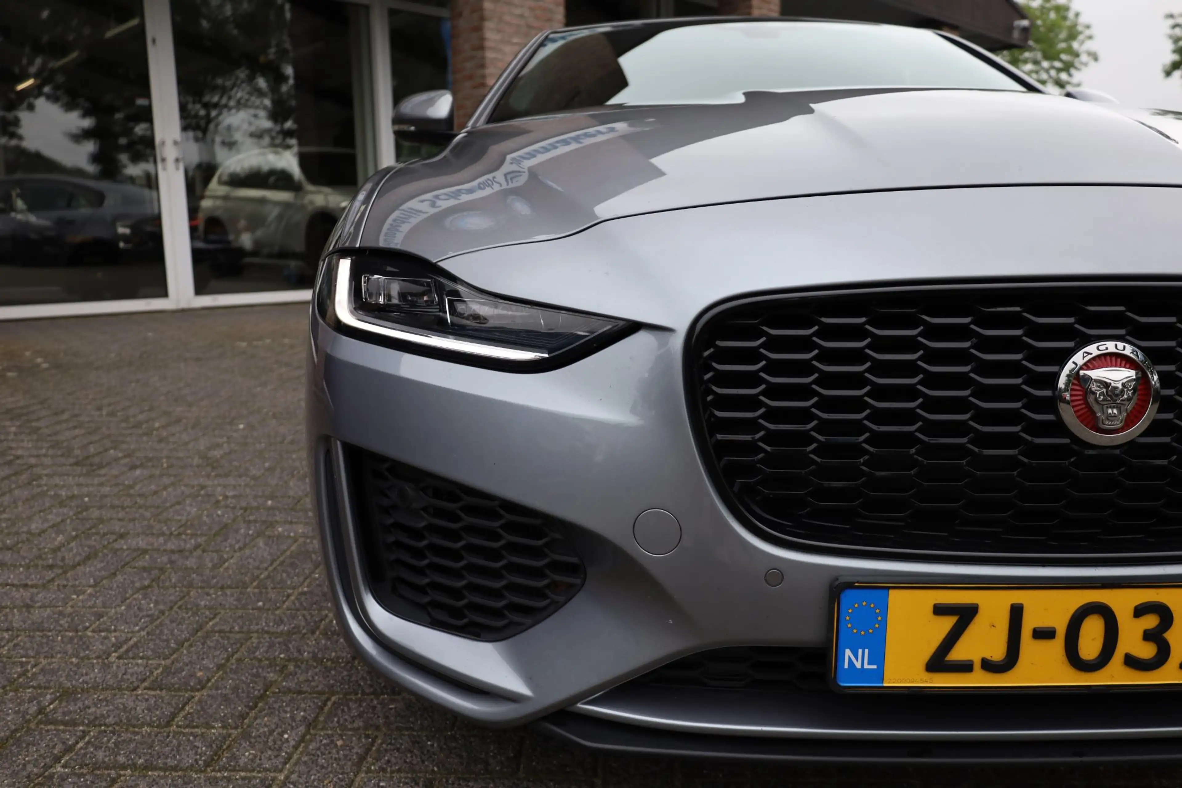 Jaguar XE 2.0 P250 HSE R-Dynamic STOELVERW. MEMORY CAMERA CA — photo 17
