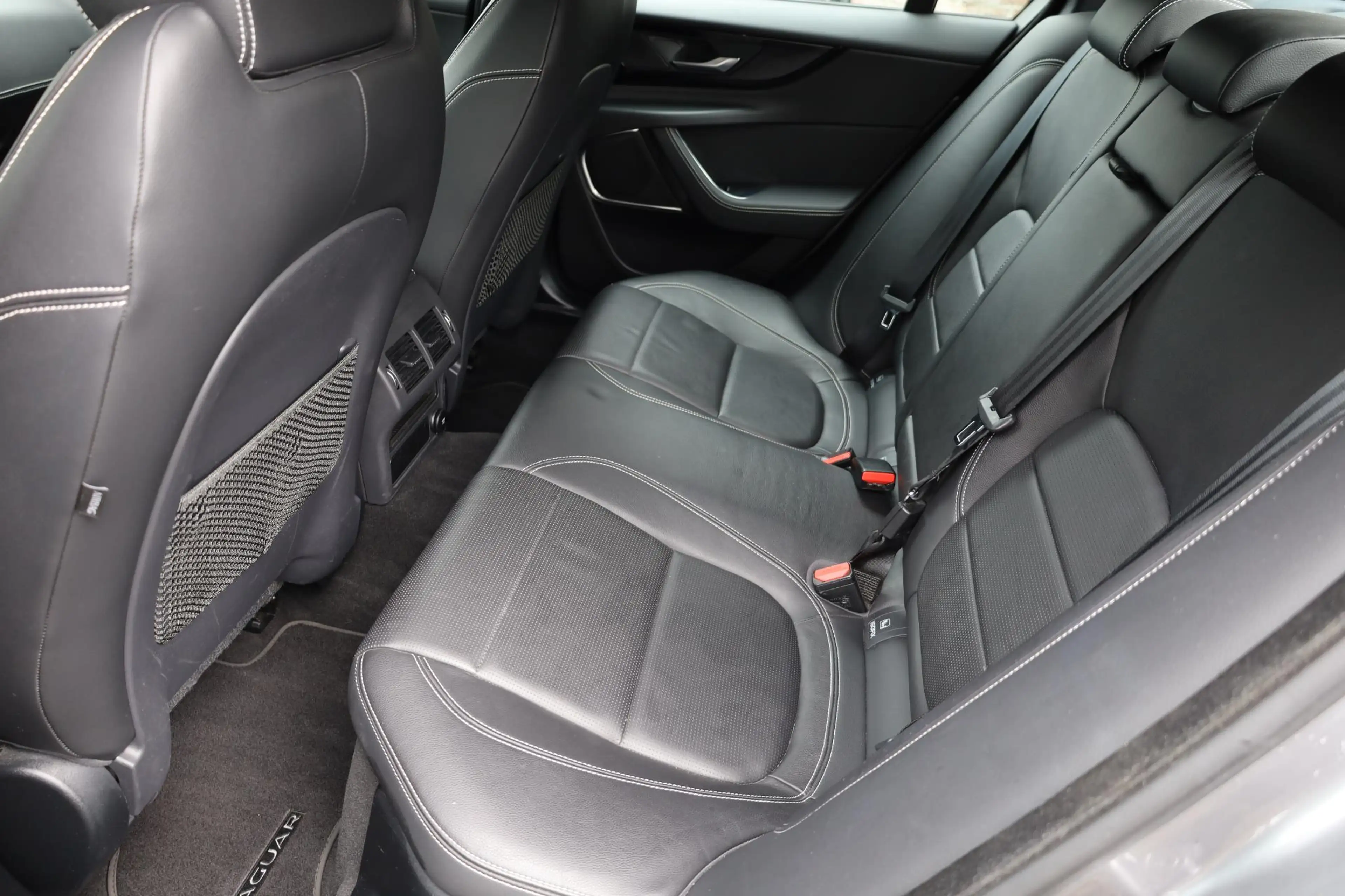 Jaguar XE 2.0 P250 HSE R-Dynamic STOELVERW. MEMORY CAMERA CA — photo 41