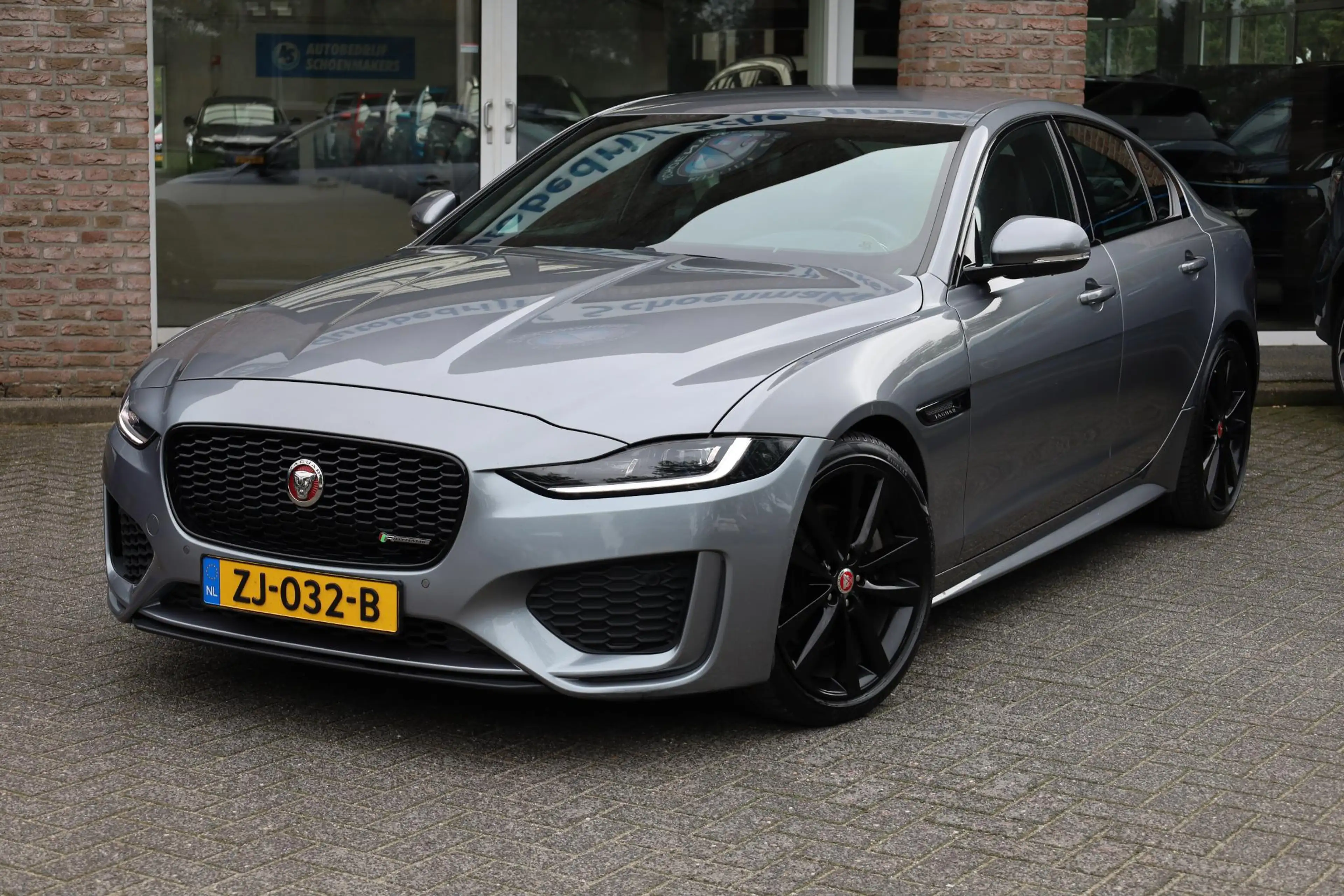 Jaguar XE 2.0 P250 HSE R-Dynamic STOELVERW. MEMORY CAMERA CA — photo 18