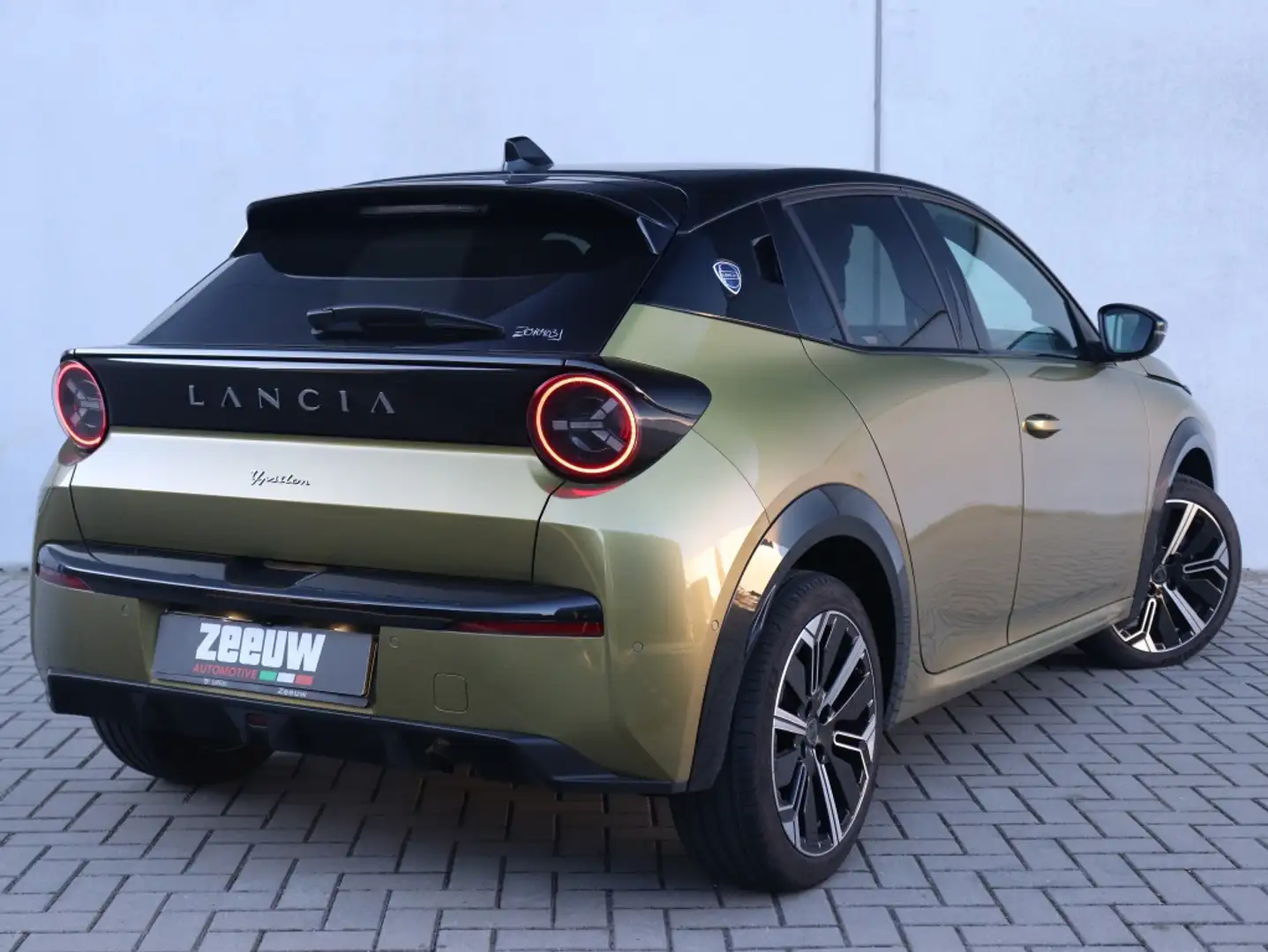 Lancia Ypsilon 1.2 Turbo 100 PK Hybrid LX | Navi | Boek nu uw pro Gold - 2