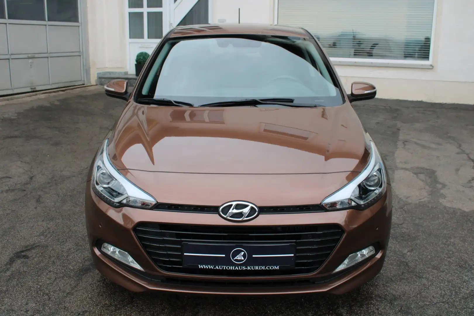 Hyundai i20 1.0 blue Style NAVI R-KAMERA TEMPOMAT KLIMA Braun - 2