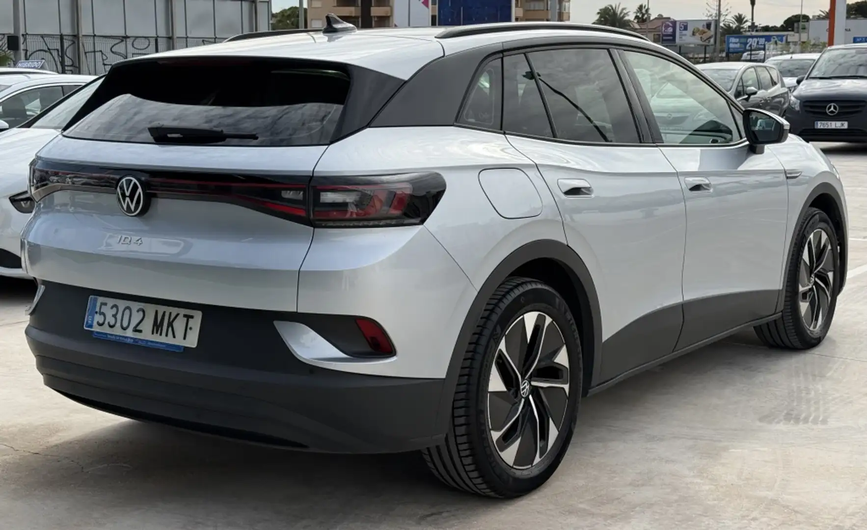 Volkswagen ID.4 Pro 128KW 77Kwh Grau - 2