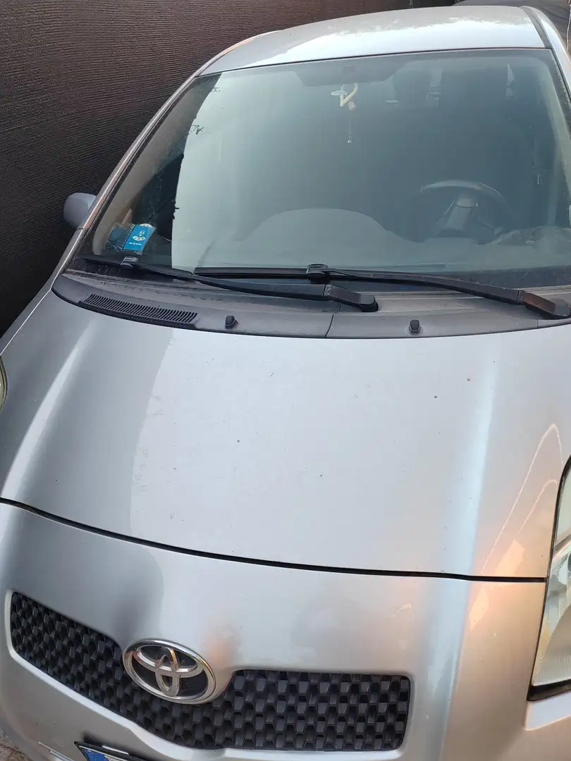 Toyota Yaris Yaris 5p 1.4 d-4d Sol my03 Argento - 2