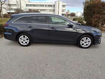 Kia Ceed SW 1.5 TGDI Silber mit Werksgarantie