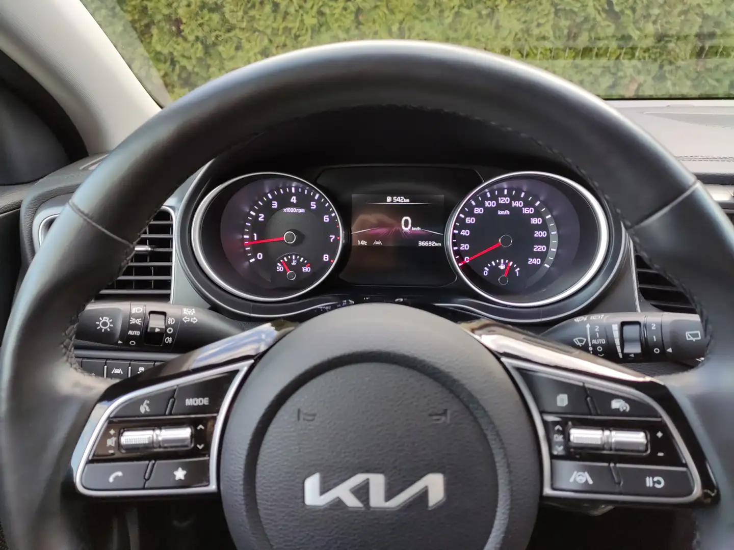 Kia Ceed SW / cee'd SW Kia Ceed SW 1.5 TGDI mit Werksgarantie Grau - 2