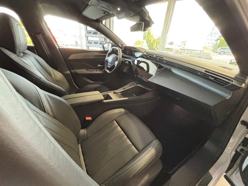 Peugeot 408 Plug in Hybrid 180 GT E-EAT8 *Top Ausstattung* — photo 8