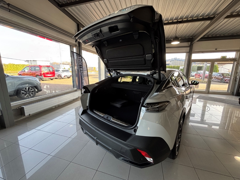 Peugeot 408 Plug in Hybrid 180 GT E-EAT8 *Top Ausstattung* — photo 5