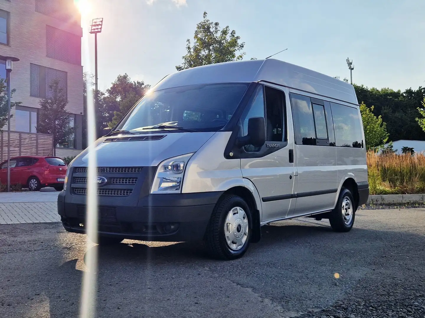 Ford Transit FT 280 K/5Sitzer/Standheizung/1Hand/Anhängerkup Plateado - 1