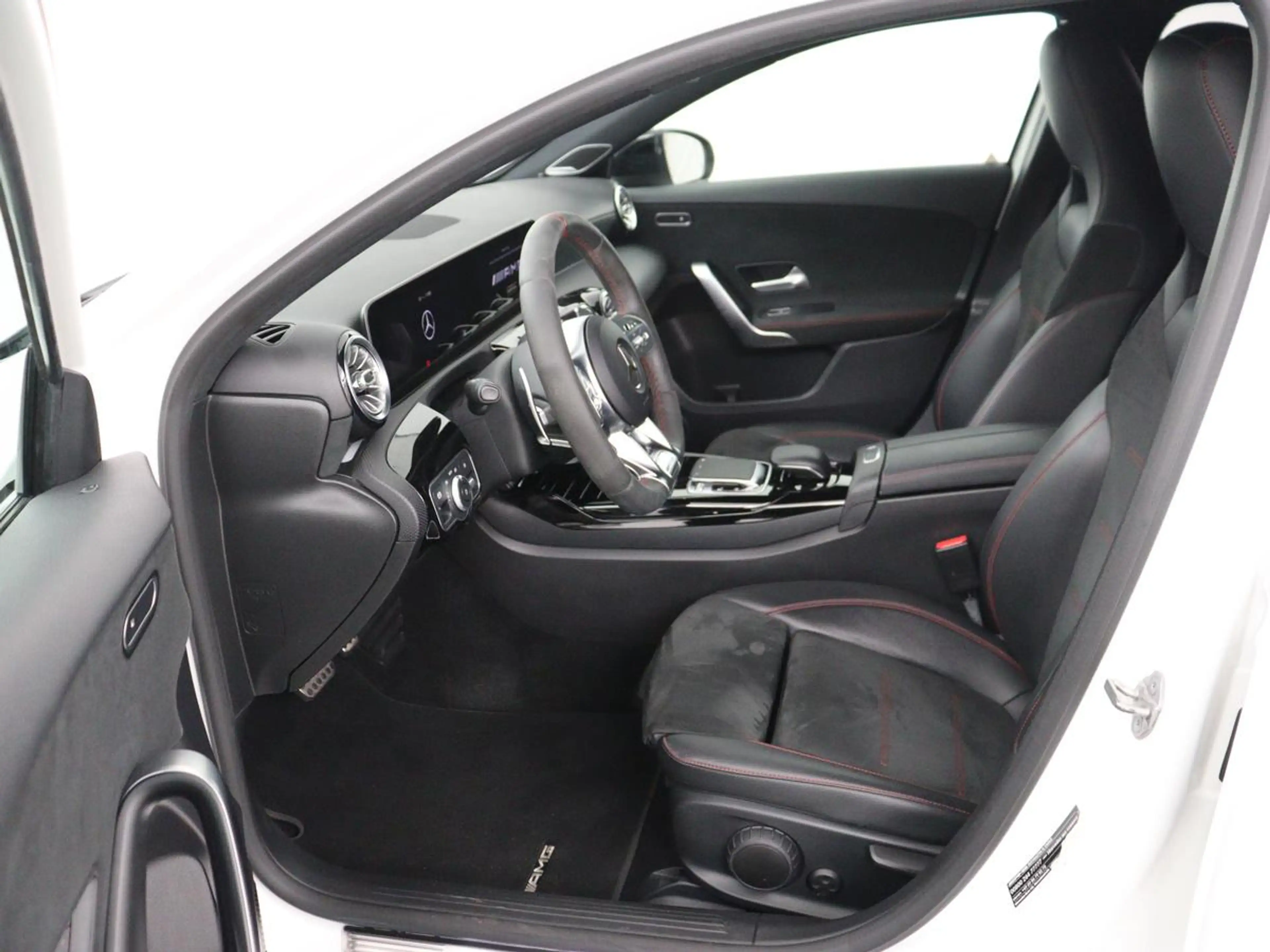 Mercedes-Benz A 35 AMG 4Matic Night | Panoramadak | Carplay | Widescreen — photo 4