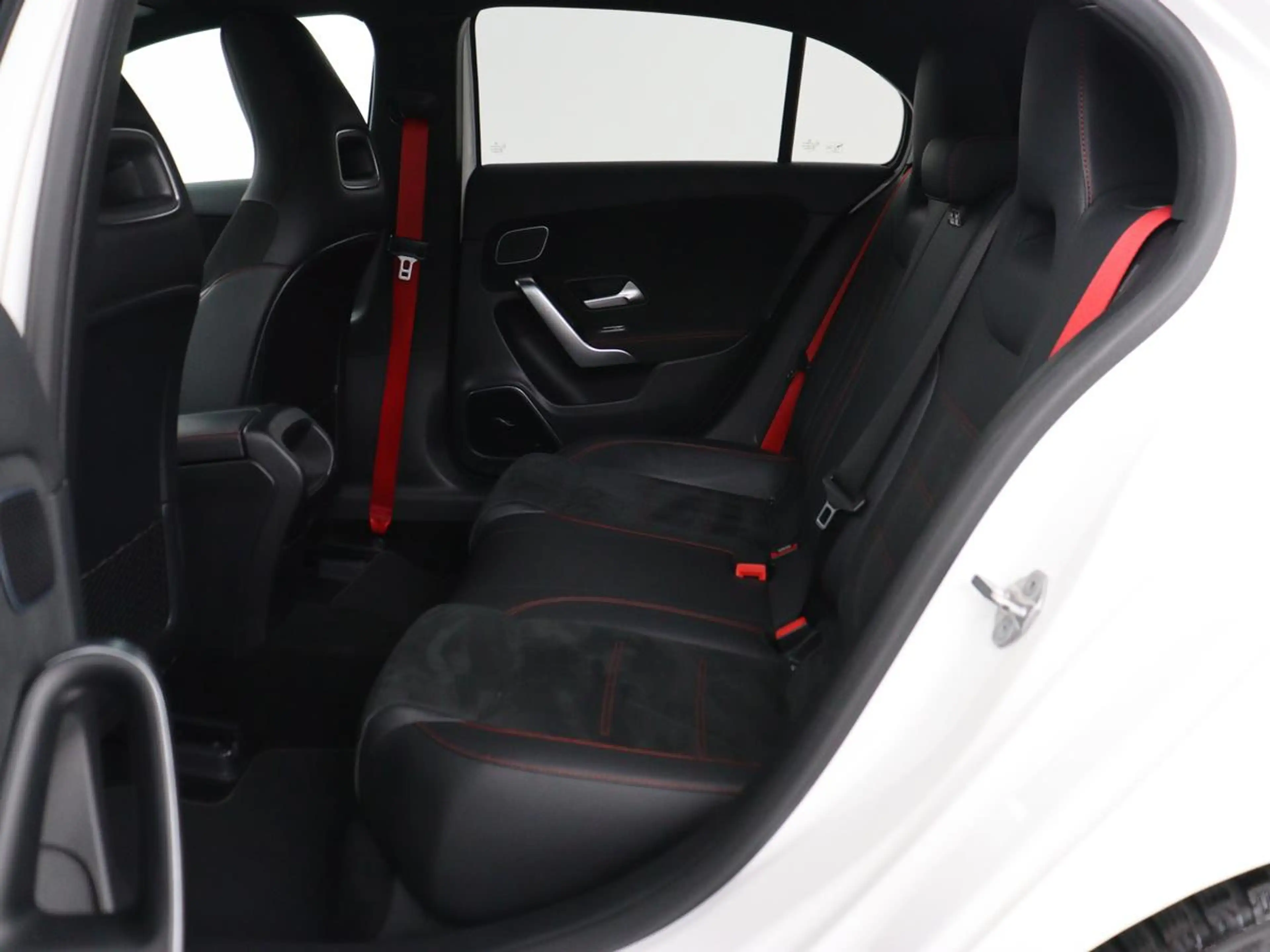 Mercedes-Benz A 35 AMG 4Matic Night | Panoramadak | Carplay | Widescreen — photo 9