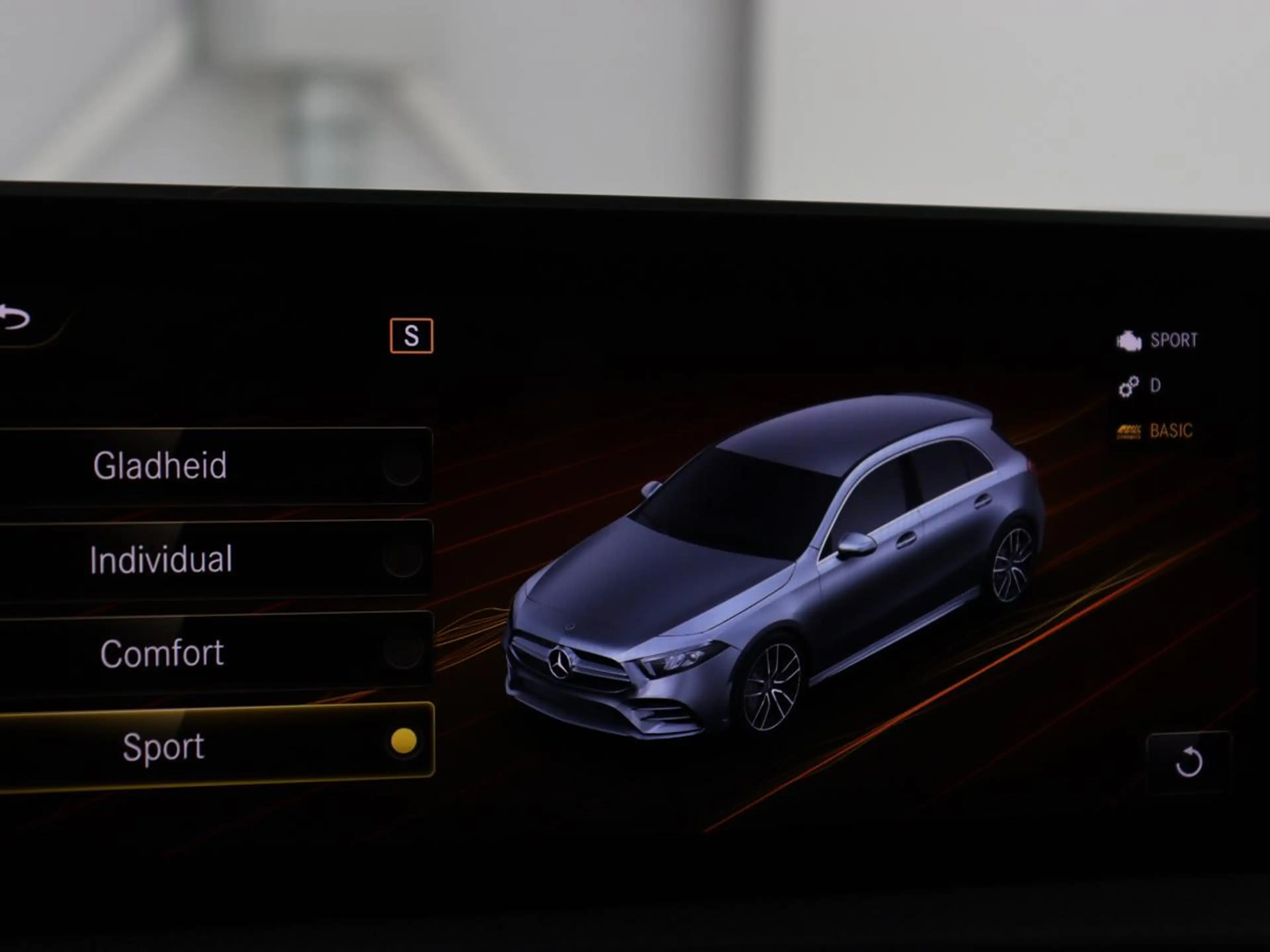 Mercedes-Benz A 35 AMG 4Matic Night | Panoramadak | Carplay | Widescreen — photo 31
