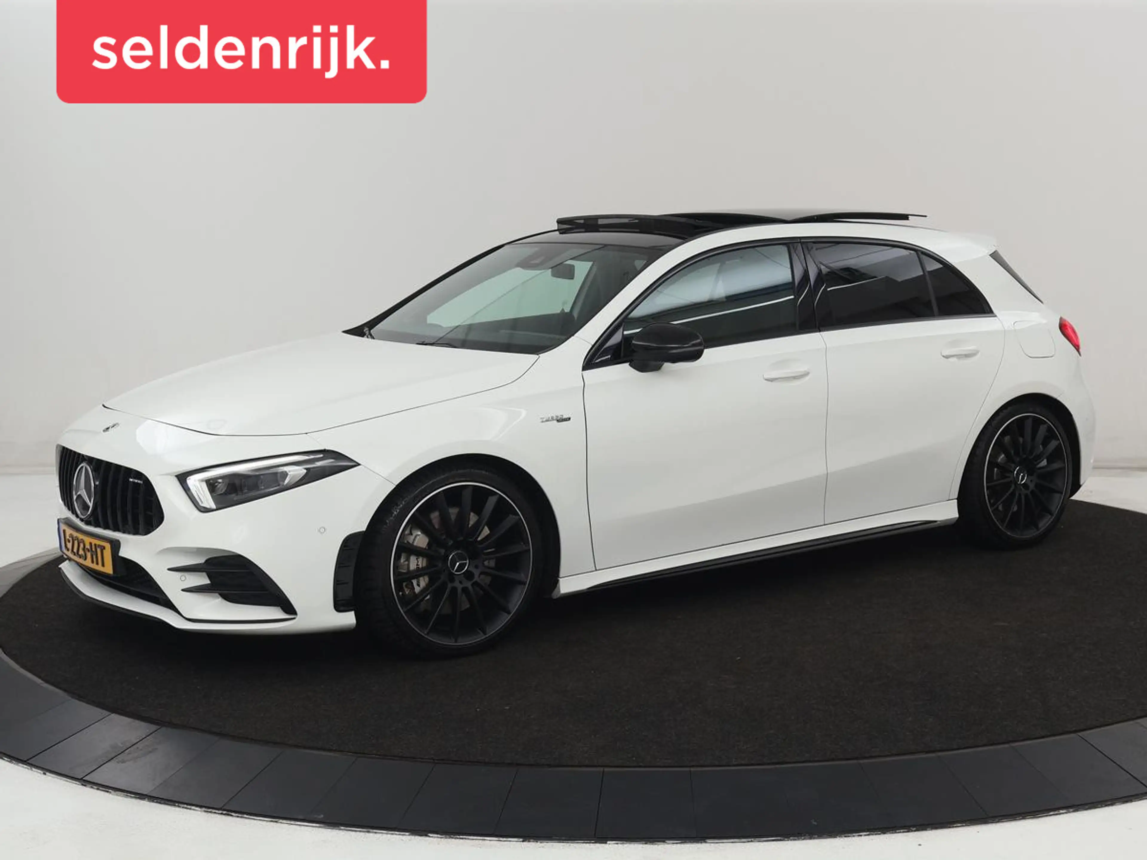 Mercedes-Benz A 35 AMG 4Matic Night | Panoramadak | Carplay | Widescreen