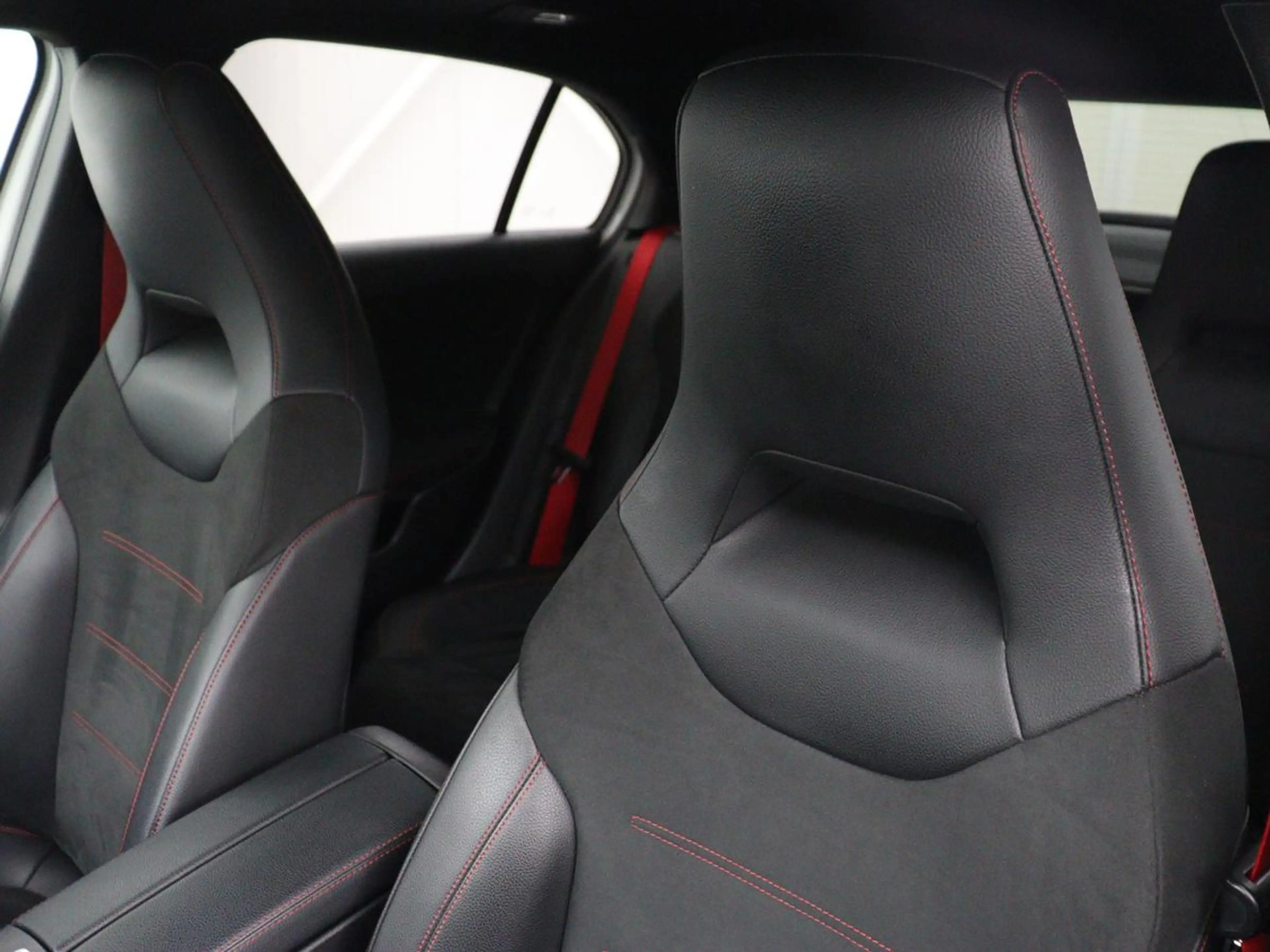 Mercedes-Benz A 35 AMG 4Matic Night | Panoramadak | Carplay | Widescreen — photo 6