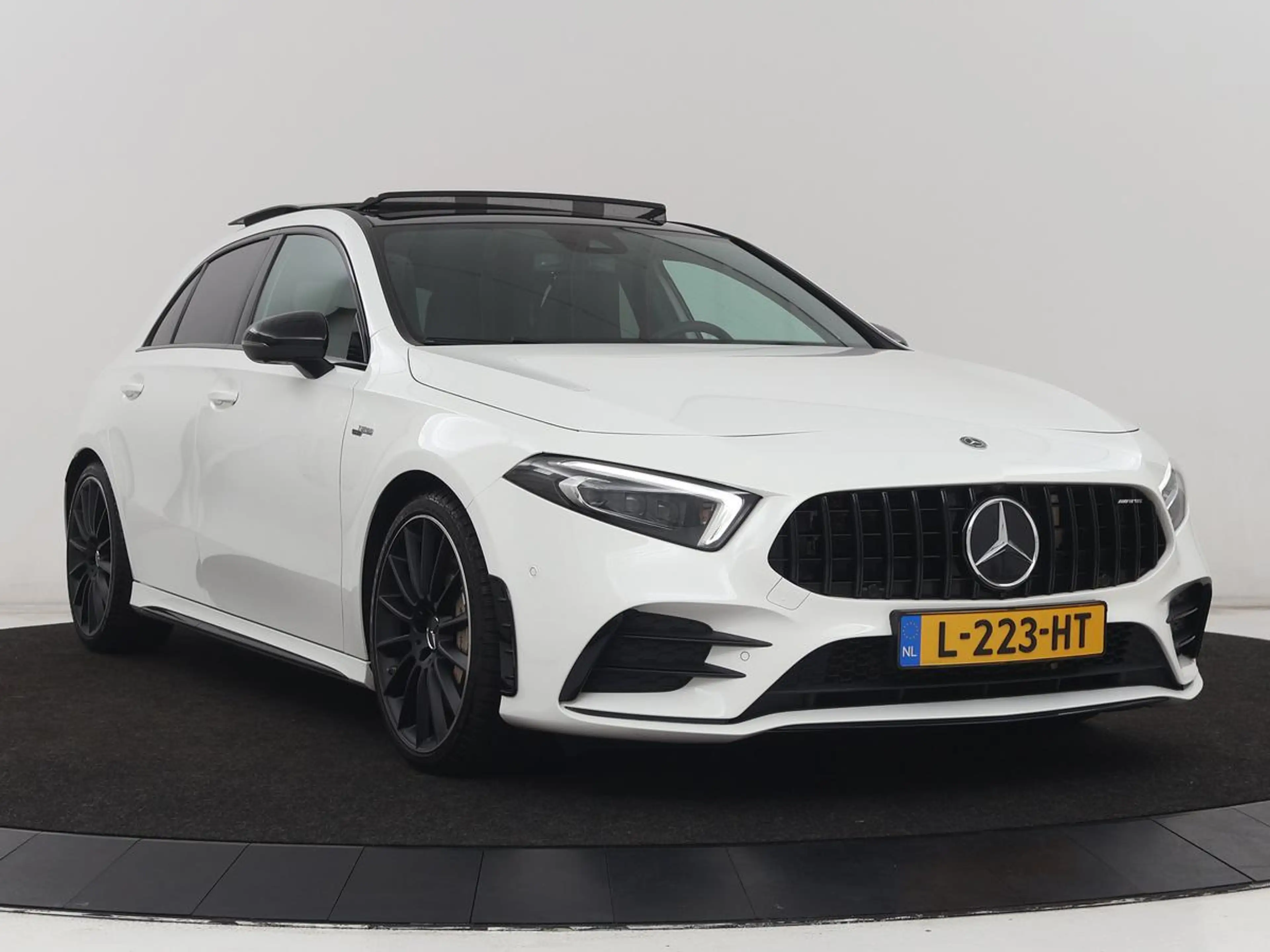 Mercedes-Benz A 35 AMG 4Matic Night | Panoramadak | Carplay | Widescreen — photo 45