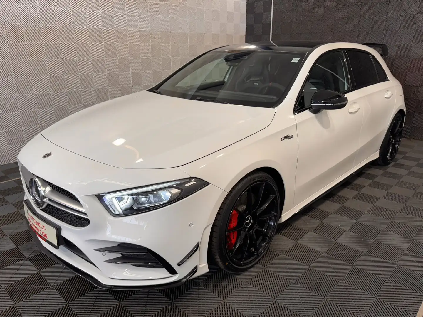 Mercedes-Benz A 35 AMG A35 AMG 4M+*AERODYNAMIK*PEF.SITZE-NIGHT-R.KAM-18 Bílá - 2