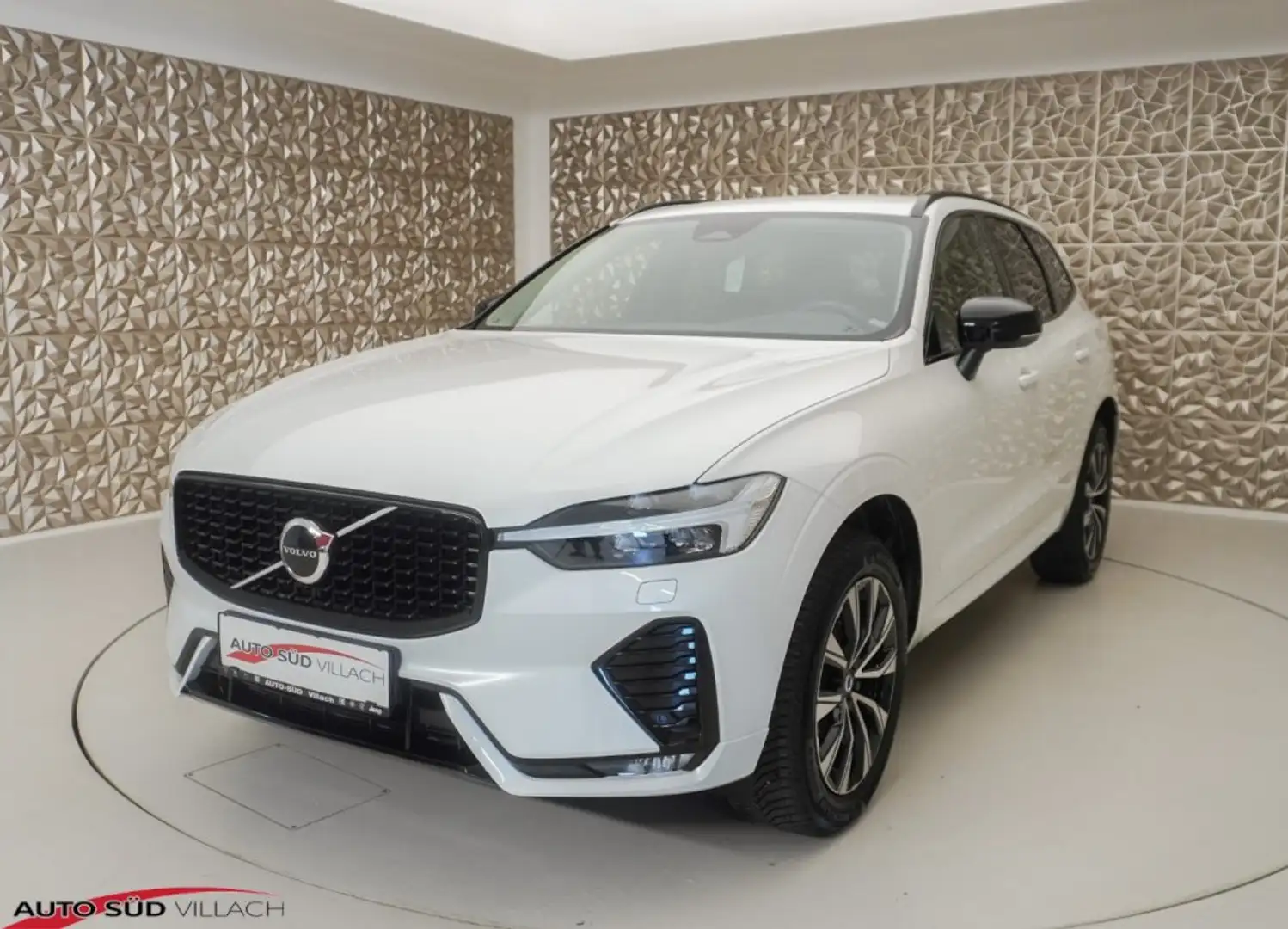 Volvo XC60 B4 D AWD Plus Dark Weiß - 2