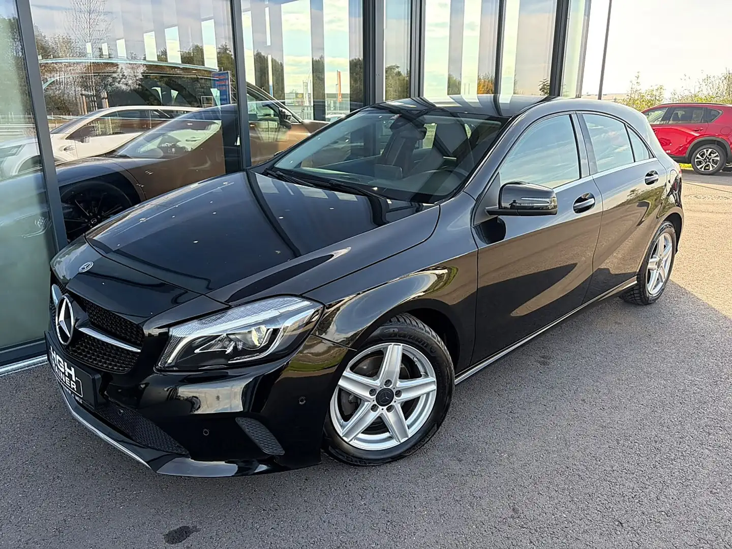 Mercedes-Benz A 180 d / LED / NAVI Schwarz - 2
