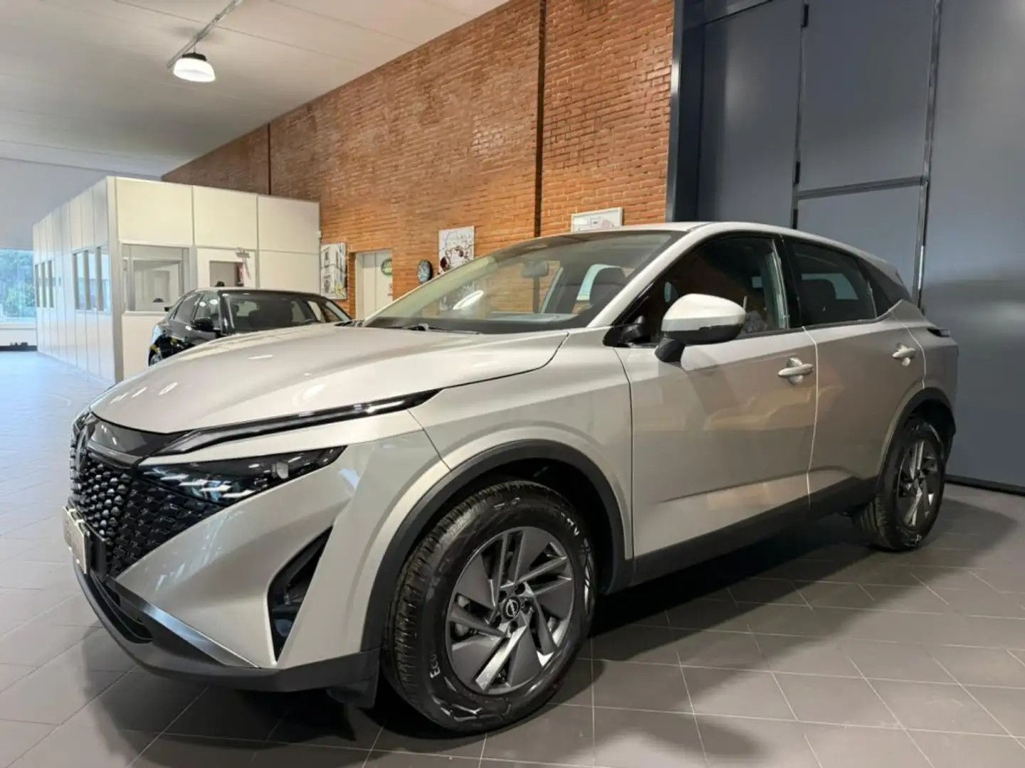 Nissan Qashqai MHEV 140 CV Acenta LED - ACC - KEYLESS - 17 Silber - 2