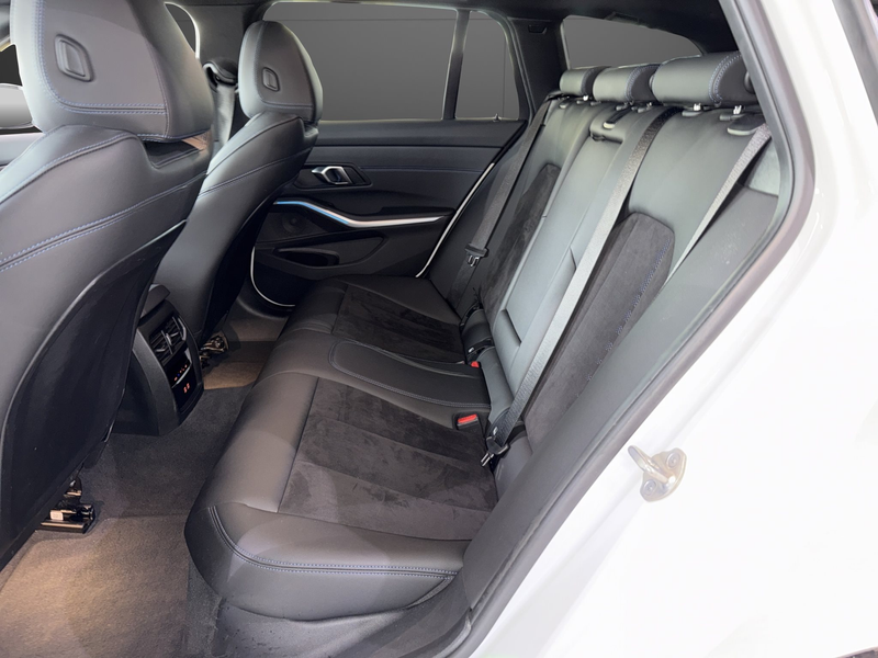 BMW 320 i Touring M-Sportpaket NP 66.198,- AHK RFK — photo 12