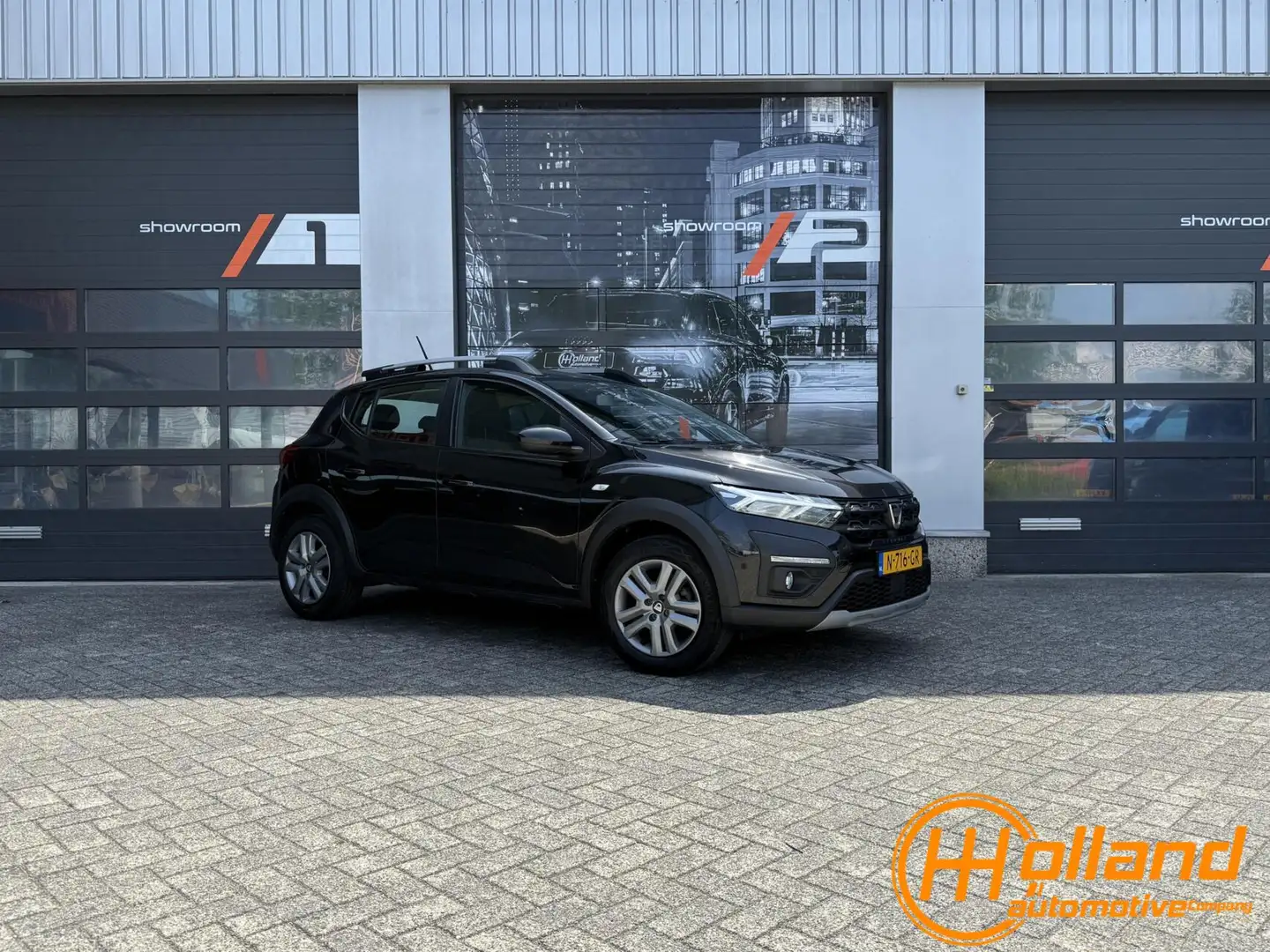 Dacia Sandero 1.0 TCe 100 Bi-Fuel Essential Zwart - 2