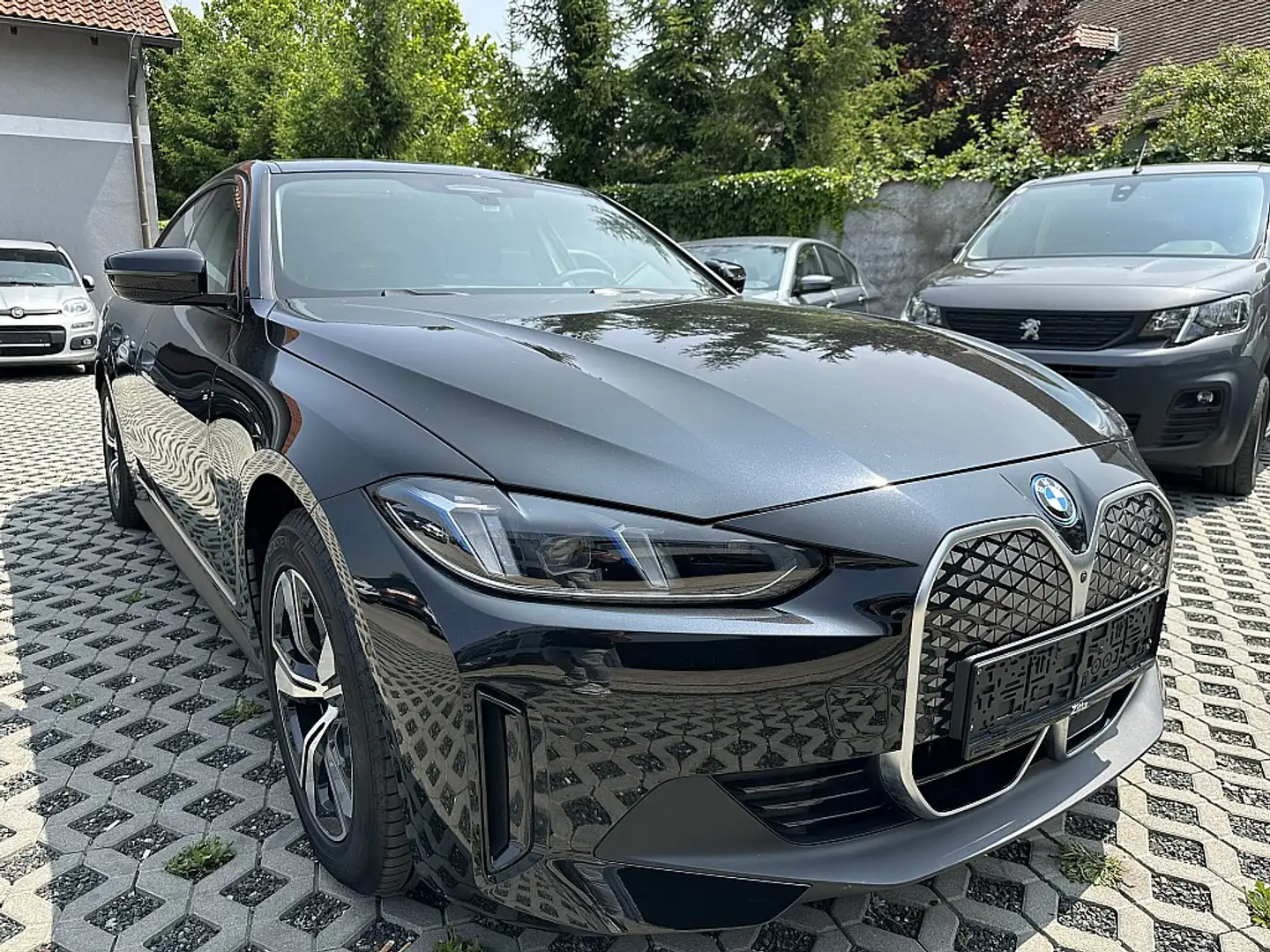BMW i4 Gran Coupe eDrive40 81,3kWh Schwarz - 2