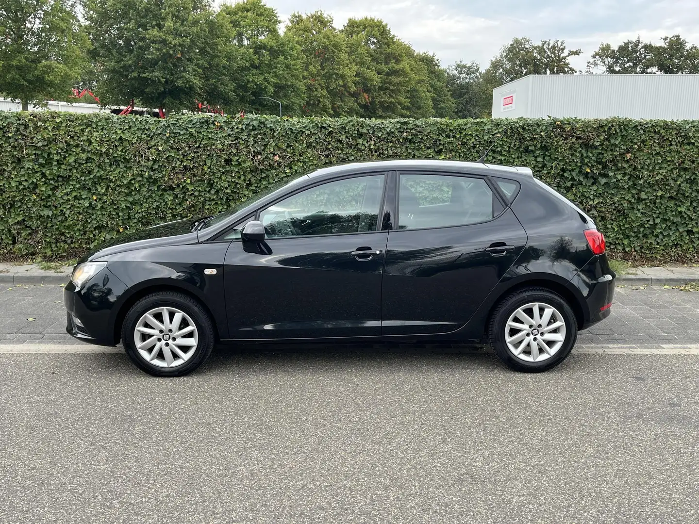 SEAT Ibiza 1.2 TSI Style * Airco * Cruise * Garantie * Apk 10 Zwart - 2