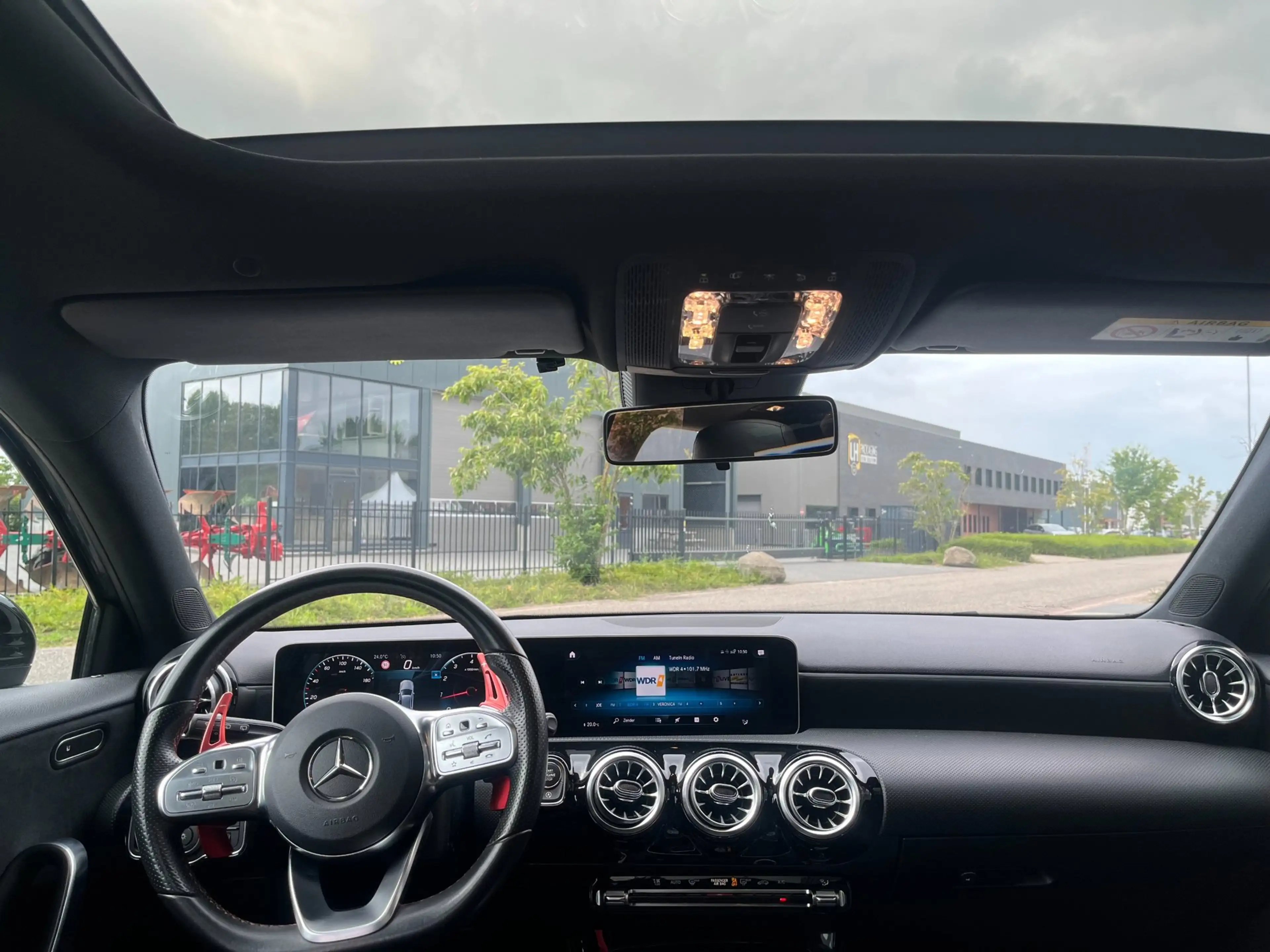 Mercedes-Benz A 250 4MATIC Premium Plus — photo 15