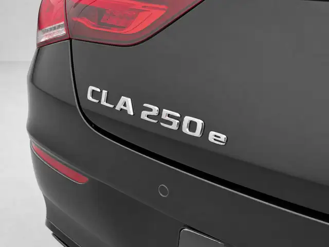 Mercedes-Benz 250 view 18
