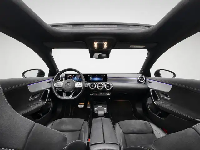 Mercedes-Benz 250 view 5