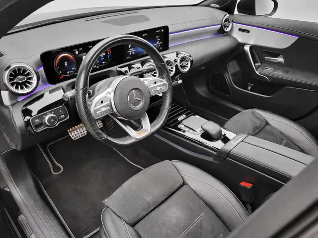Mercedes-Benz 250 view 13