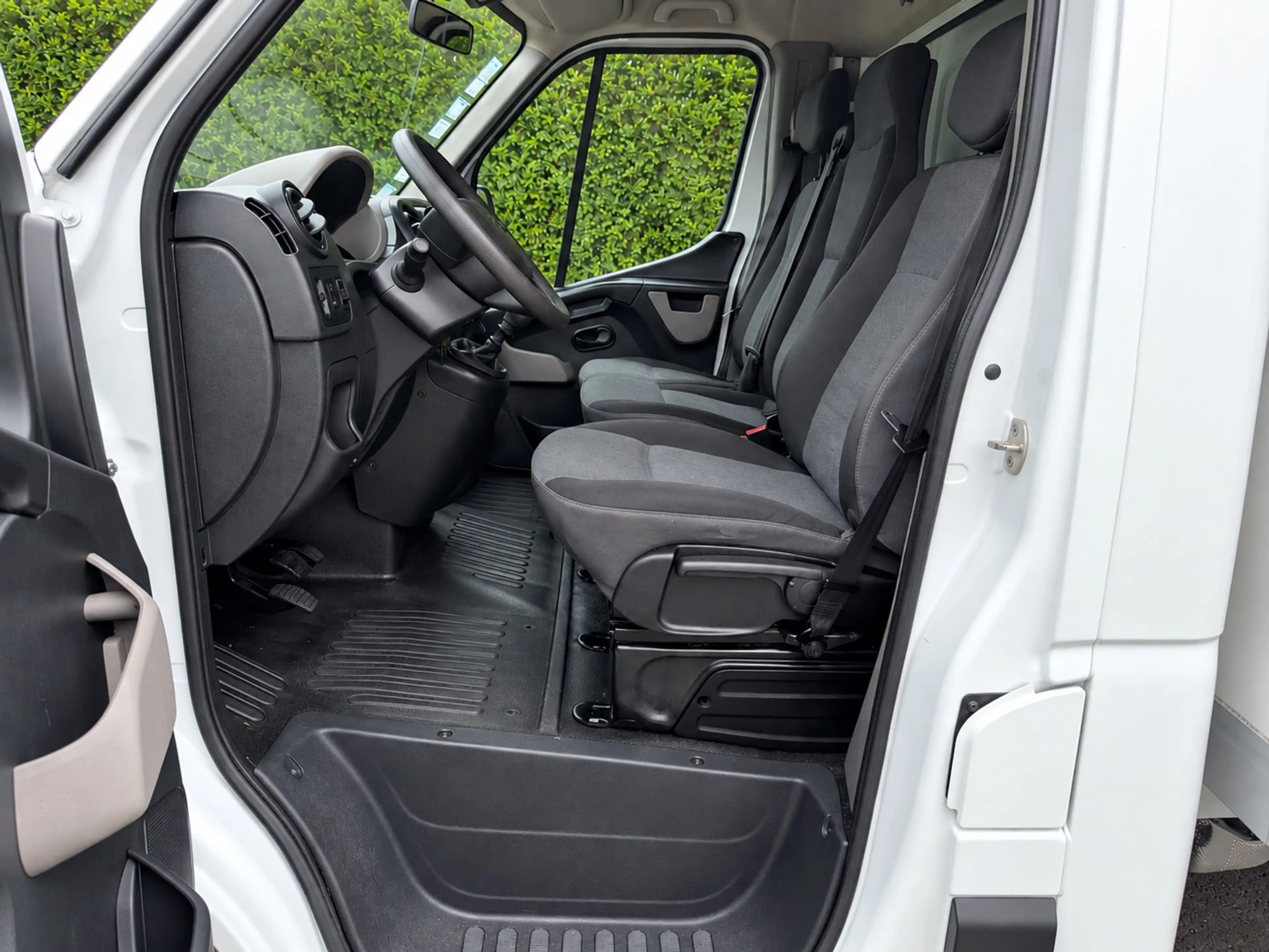 Nissan NV400 2.3 dCi L4H2 caisse d'aménagement — photo 10