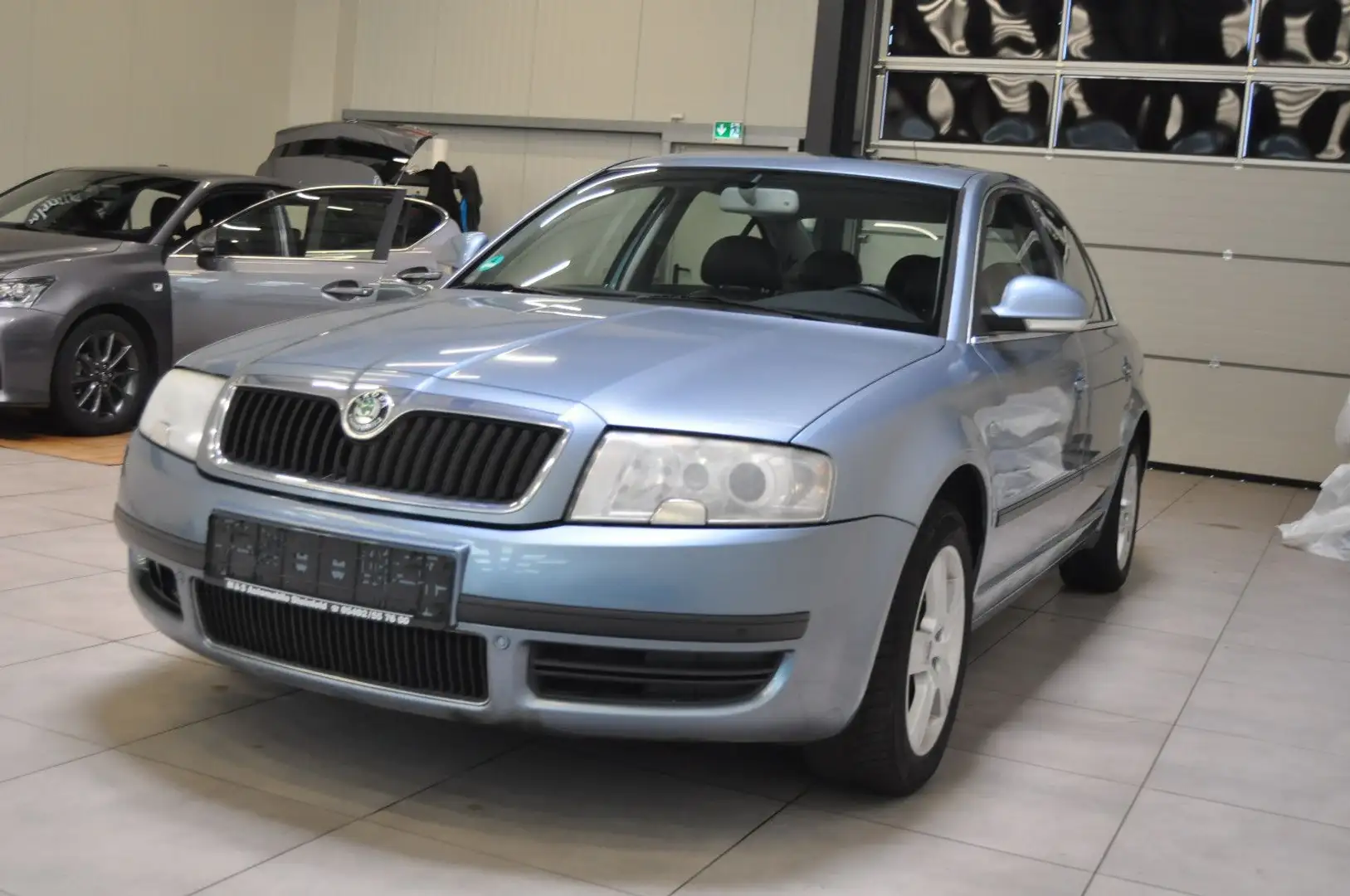 Skoda Superb 1.8T Grigio - 2