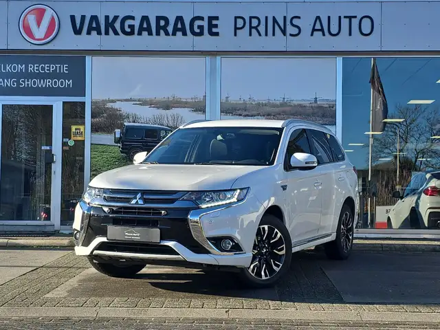 Mitsubishi Outlander 2.0 PHEV Executive Edition | NAVI | CLIMA | CAMERA