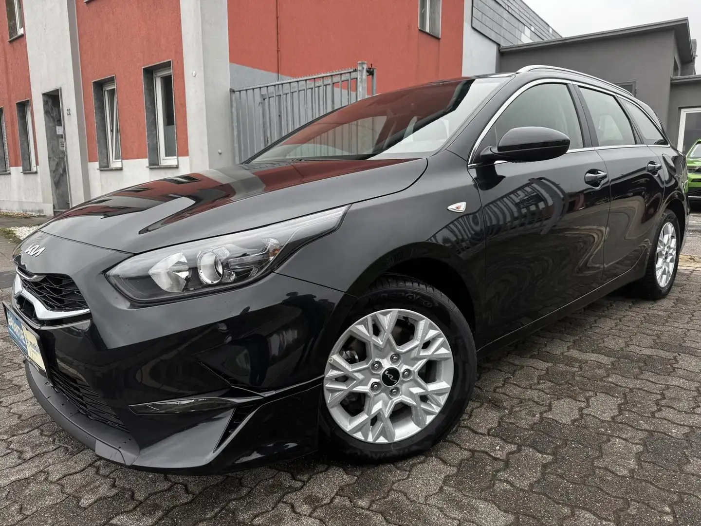 Kia Ceed SW / cee'd SW Ceed SW 1.6 CRDi (48V Mild-Hybrid) DCT7 Vision Schwarz - 1