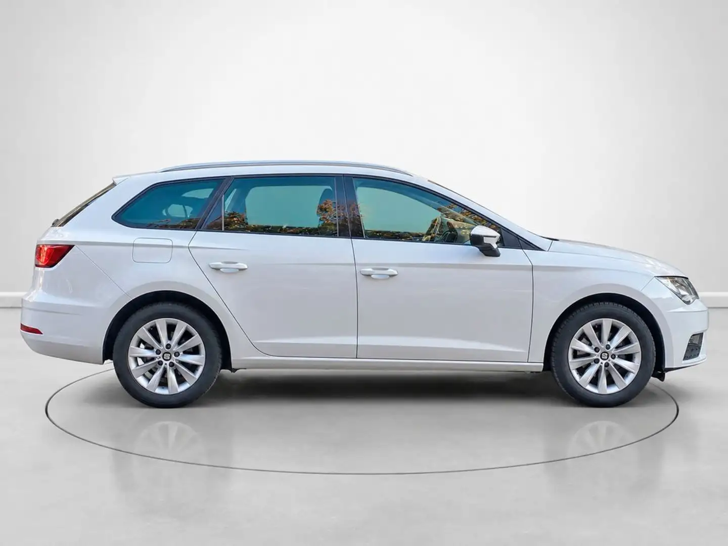 SEAT Leon ST 1.6TDI CR S&S Style 115 Blanco - 2
