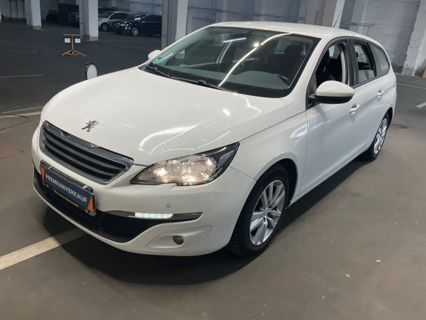 Peugeot 308 1.6 BLUEHDI FAP 120CH ACTIVE Weiß - 1