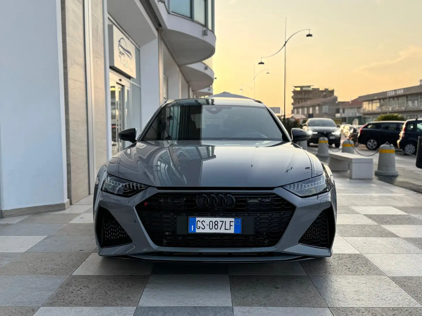 Audi RS6 RS6 Avant 4.0 TFSI quattro Grau - 1